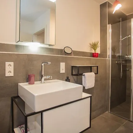 Happyliving Apartment